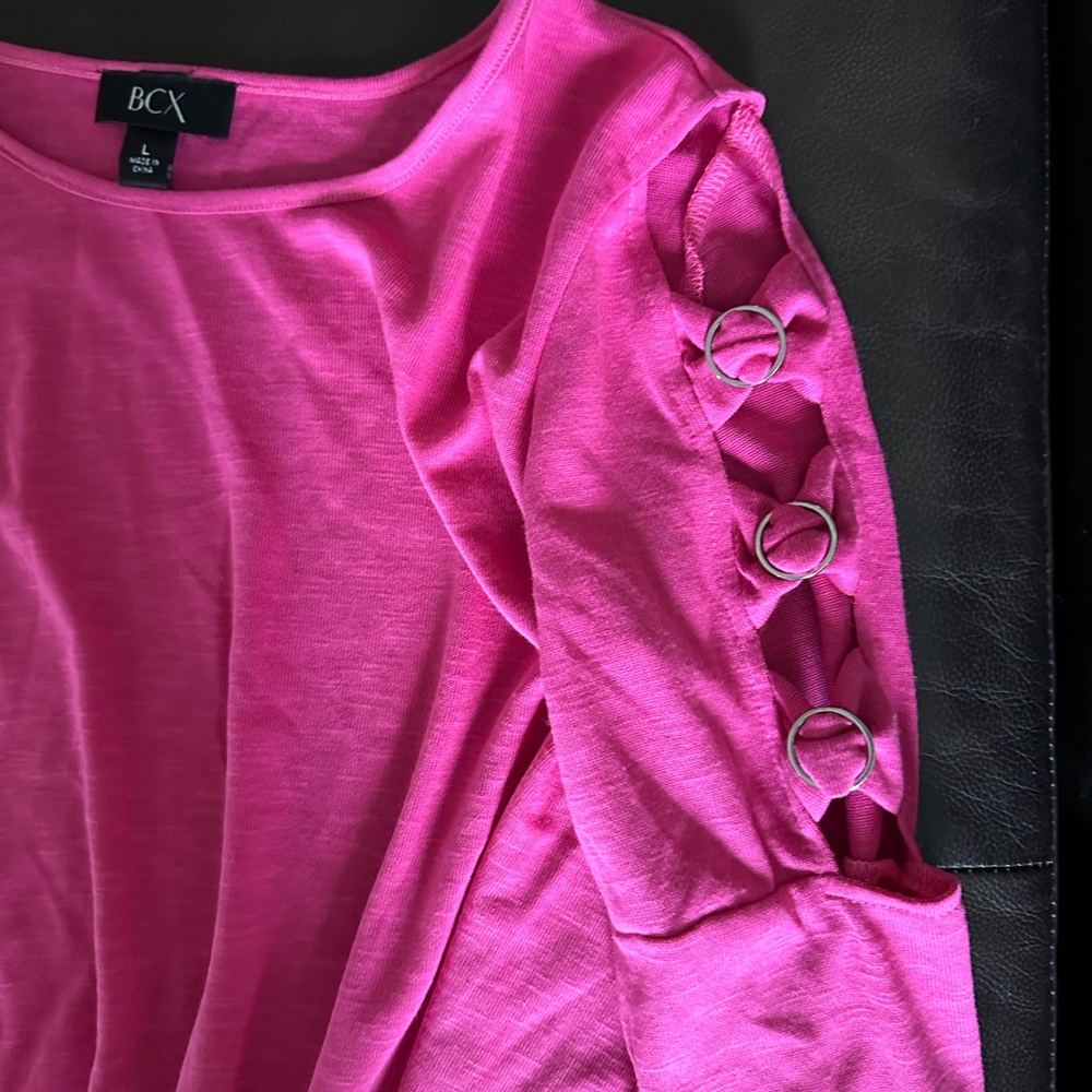 Beautiful BCX fuscha top, worn once, size large, adorable details in sleeves